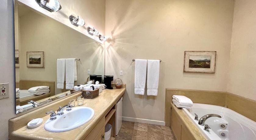 Petit Logis Inn photo