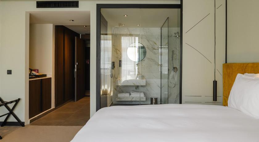 Image of King Suite with Balcony 5