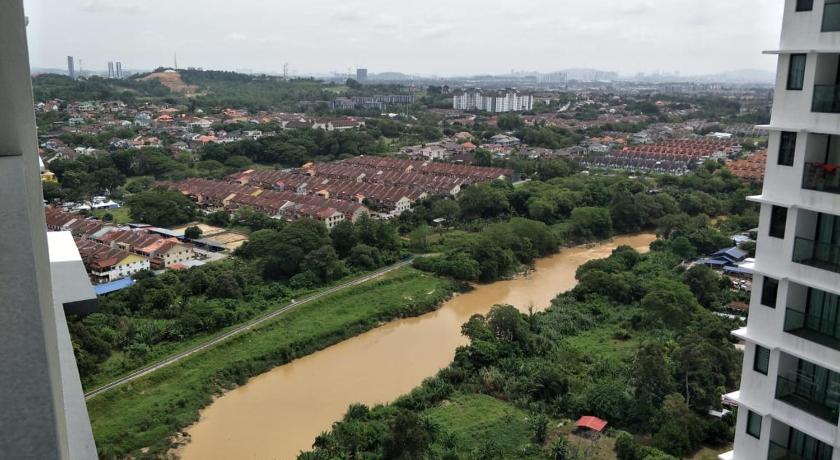 AMNI Homestay Vista Bangi Muslim Preferred (Pool View) photo