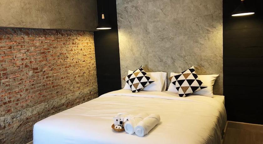 The Entaneer Poshtel photo