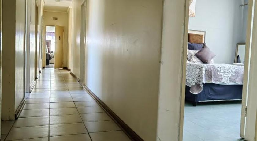 016 Guest House photo