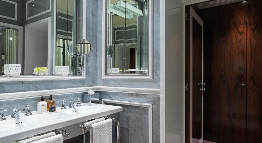 Фото: Двухместный номер Делюкс с 1 или 2 кроватями (Deluxe Double or Twin Room) 12