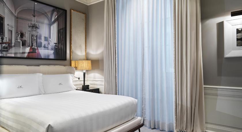 Фото: Двухместный номер Делюкс с 1 или 2 кроватями (Deluxe Double or Twin Room) 0
