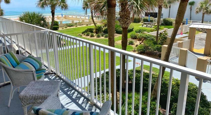 Castaways Resort Studios photo