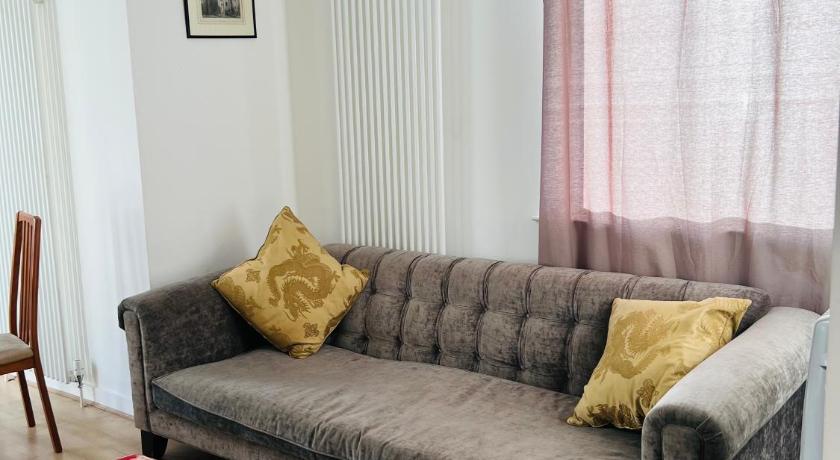 FABULOUS 2BED 2BATH Ground Floor SERVICED ACCOMMODATION Near CITY photo