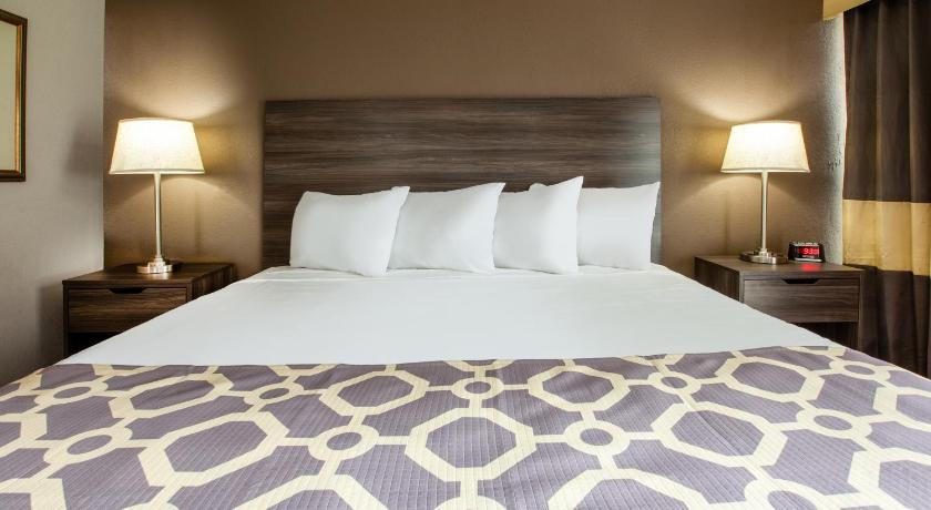 Baymont by Wyndham Northwood photo