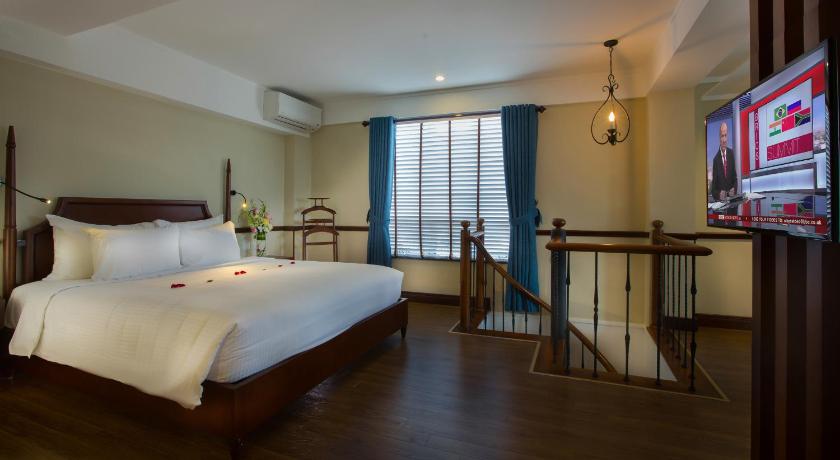 Image of Club Duplex Suite 8