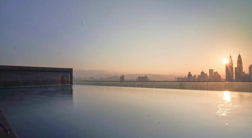 Regalia Residence KLCC View by iLuxHome photo