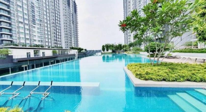 Serene Stay Minimalist @ Southville City photo