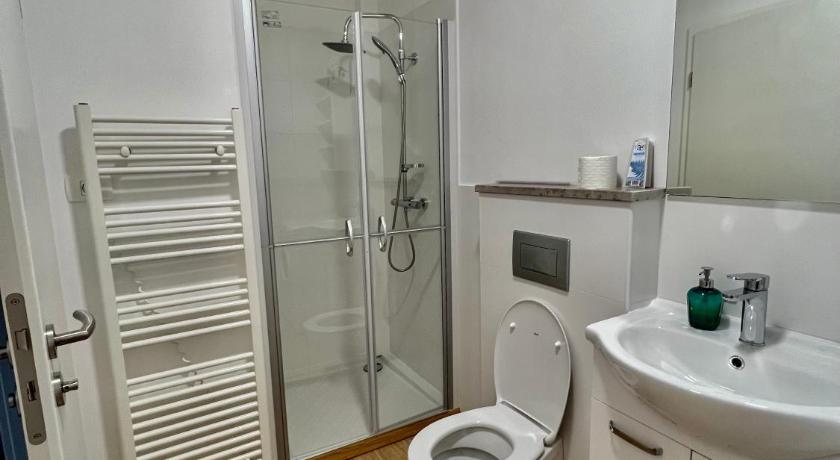 Bathroom, HOP HOUSE Garni Hotel in Postojna