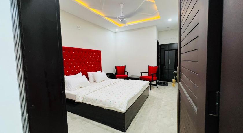 Hotel 11 photo
