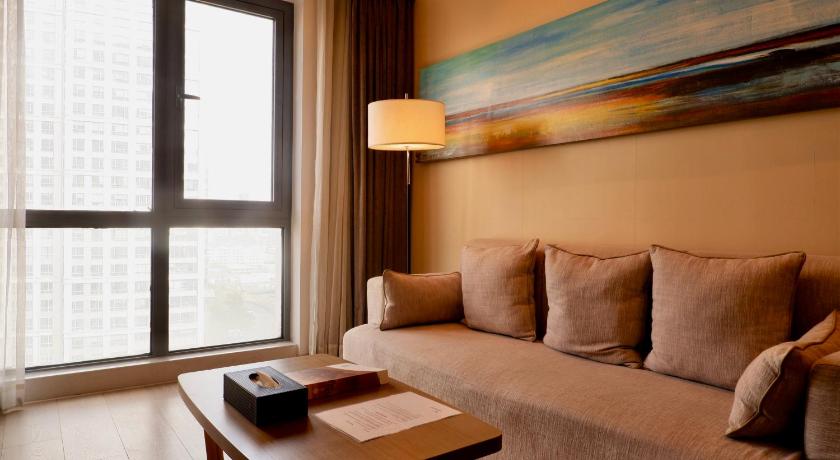 Image of Deluxe One-Bedroom King 7