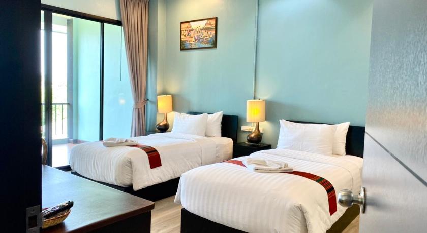 Image of Family Room with Balcony 4