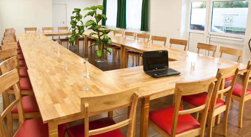 Winrooms Seminar Hotel & Apartments photo
