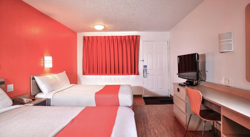 Motel 6-Saint Joseph, MO