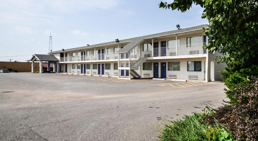 Motel 6-Saint Joseph, MO