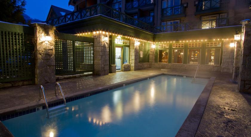 Pinnacle Hotel Whistler