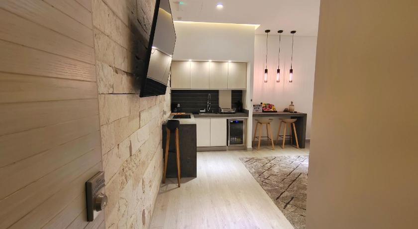 1st Luxury Warehouse — Hotel in Cancun