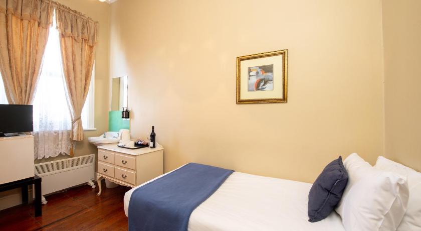 Anchorage Seafront Hotel photo