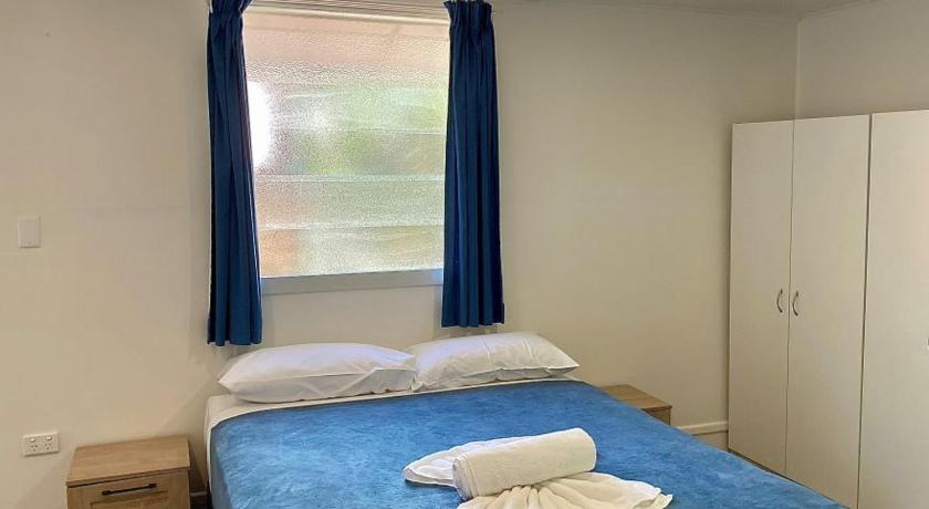 Lake Tinaroo Holiday Park photo