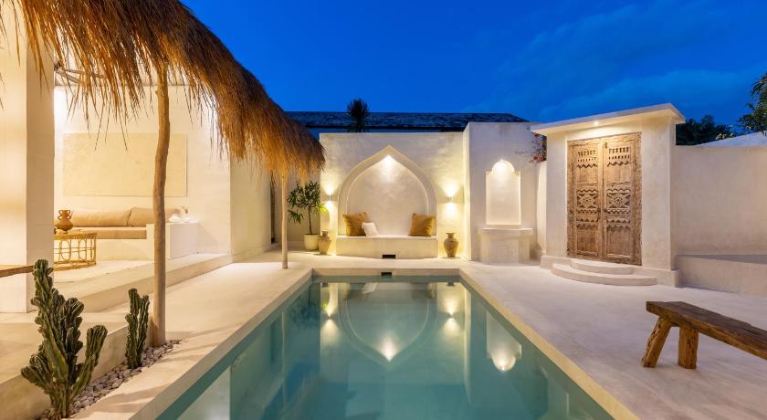 Villa Casa Bocami Canggu by Azure, Near Finns — Hotel in Bali