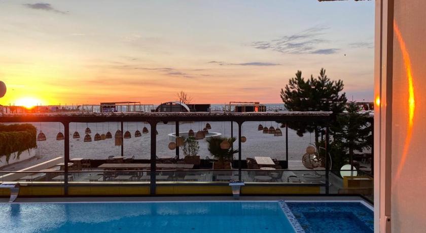 Jijo's Hotel photo