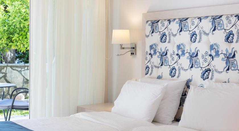 Image of Studio with Garden View 3