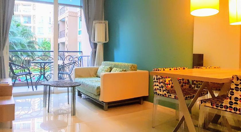 Image of Apartment with Pool View 5