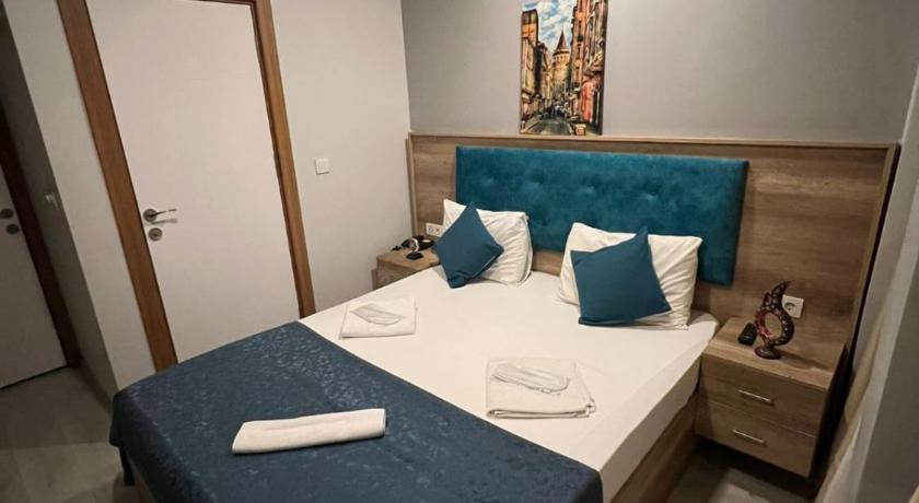 Destinia Pera Suites photo
