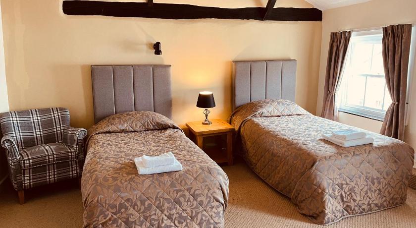 Cain Valley Hotel photo