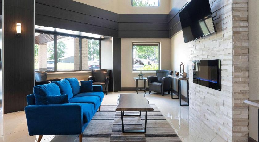 Comfort Inn Lakeshore photo