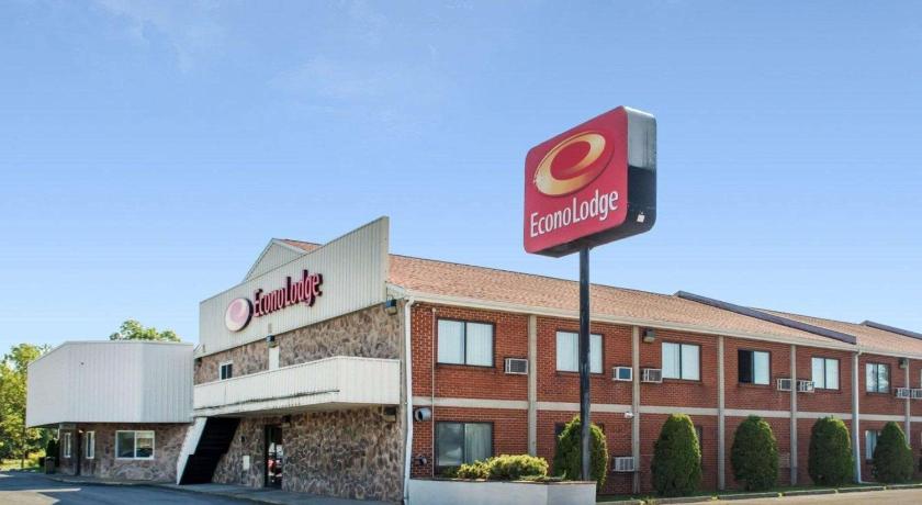 Econo Lodge Darien Lakes photo