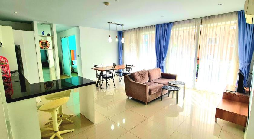 Image of Two Bedroom Apartment with Pool View 9
