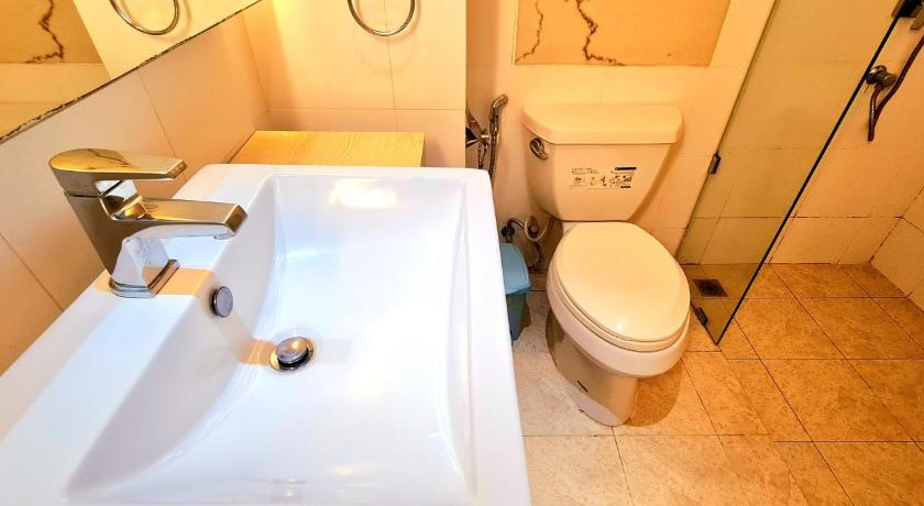 Image of Two Bedroom Apartment with Pool View 2