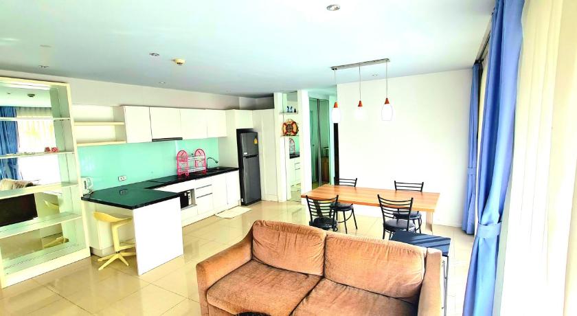Image of Two Bedroom Apartment with Pool View 7