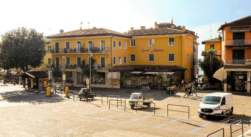 Hotel Alpino photo