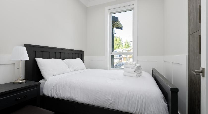 Cheerful 5 bedroom house in Vancouver photo