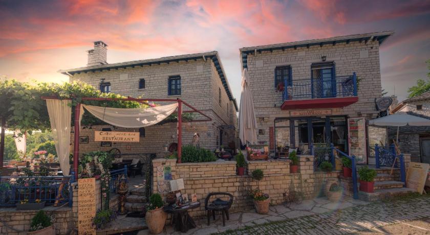 Arktouros Hotel