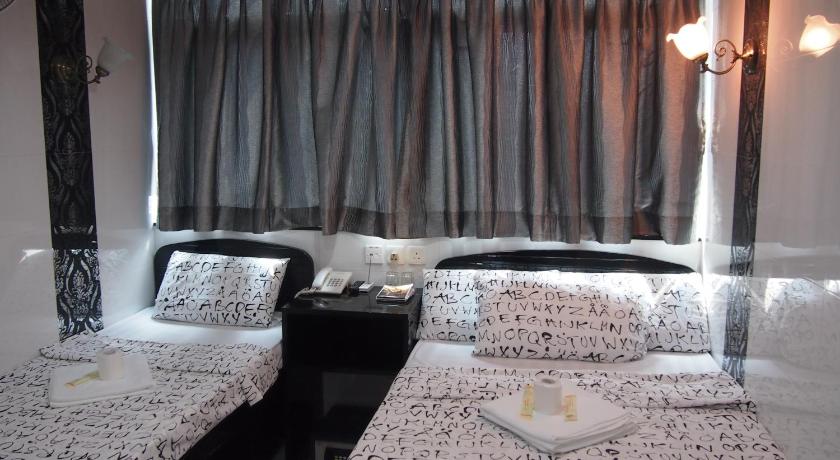 Image of Family Room 15