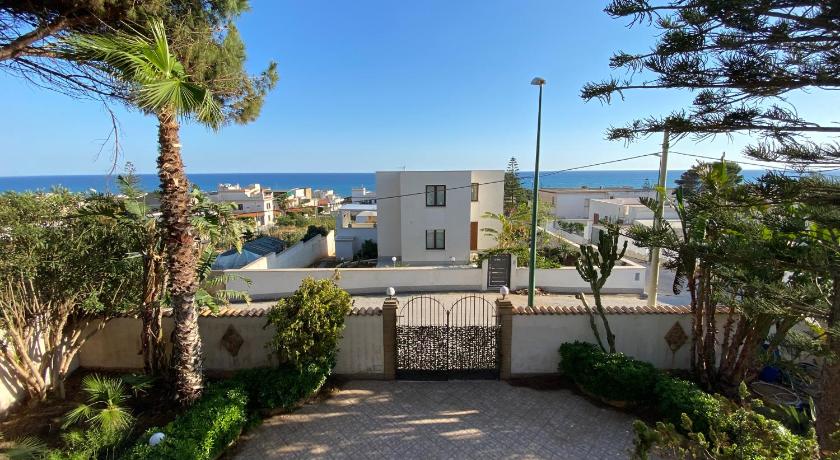 Sea View - Beautiful Terrace with BBQ