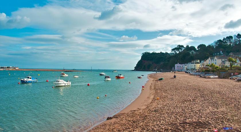 The Curlews - Boutique Home with Spa, Sea Views photo