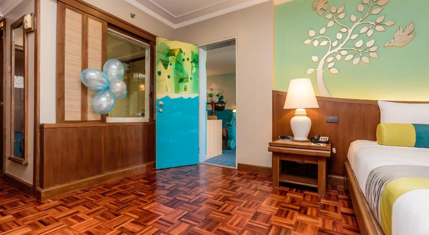 Image of Deluxe Family Room 5