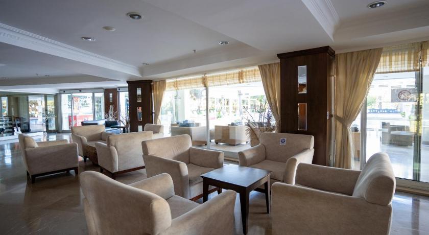 Latanya Park Resort photo