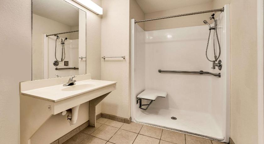 Rodeway Inn photo