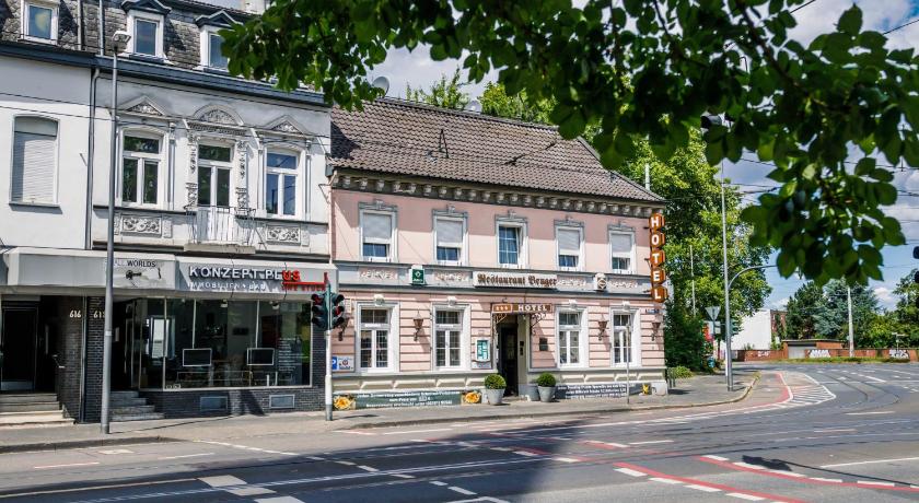 クレーフェルト Hotel Restaurant Benger 3つ星 ホテル 外観