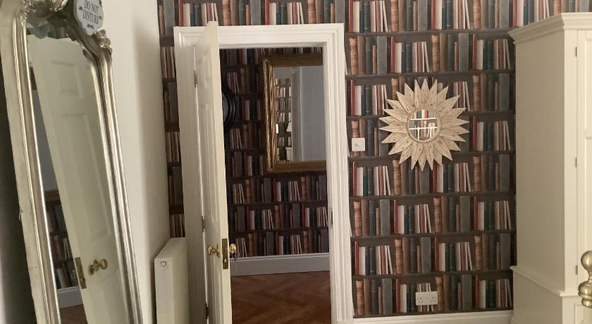 A Room in the City - West (formerly Luxury Central B&B) photo