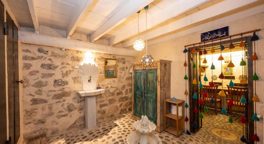 Taksim Antique Hotel - image 7
