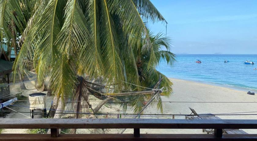 Image of Beach front chalet 1