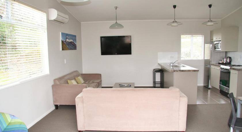 Image of Deluxe Three-Bedroom Chalet 6