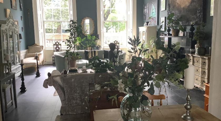 A Room in the City - West (formerly Luxury Central B&B) photo